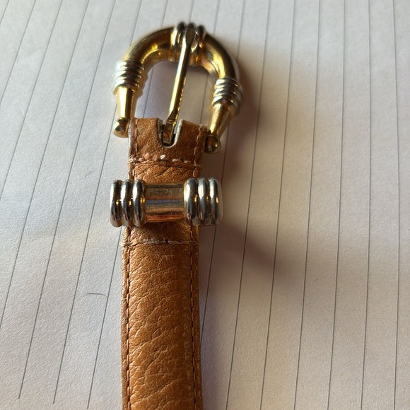 ￼Etienne Aigner  slim Tan Belt Gold Tone Buckle size Large 37” long
3/4” wide - Picture 2 of 4